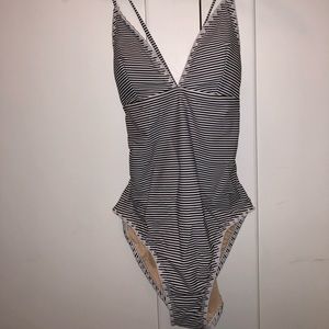 Cupshe one piece bathing suit